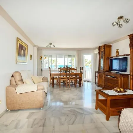 Apartamento Primera Linea Con Vistas Al Mar Y Garaje