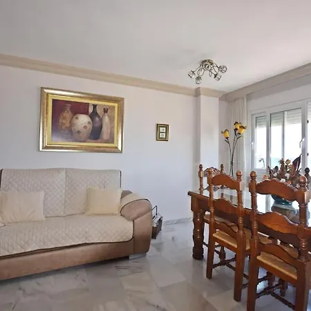 Primera Linea Con Vistas Al Mar Y Garaje Apartamento Estepona