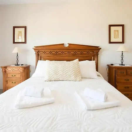 Primera Linea Con Vistas Al Mar Y Garaje Appartement Estepona