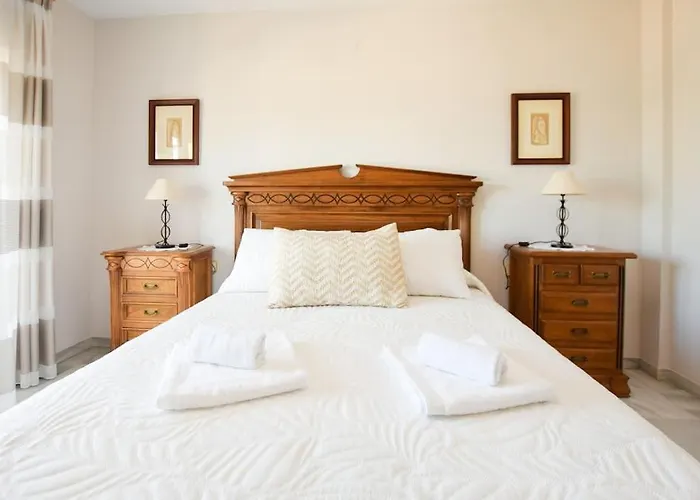 Primera Linea Con Vistas Al Mar Y Garaje Appartement Estepona